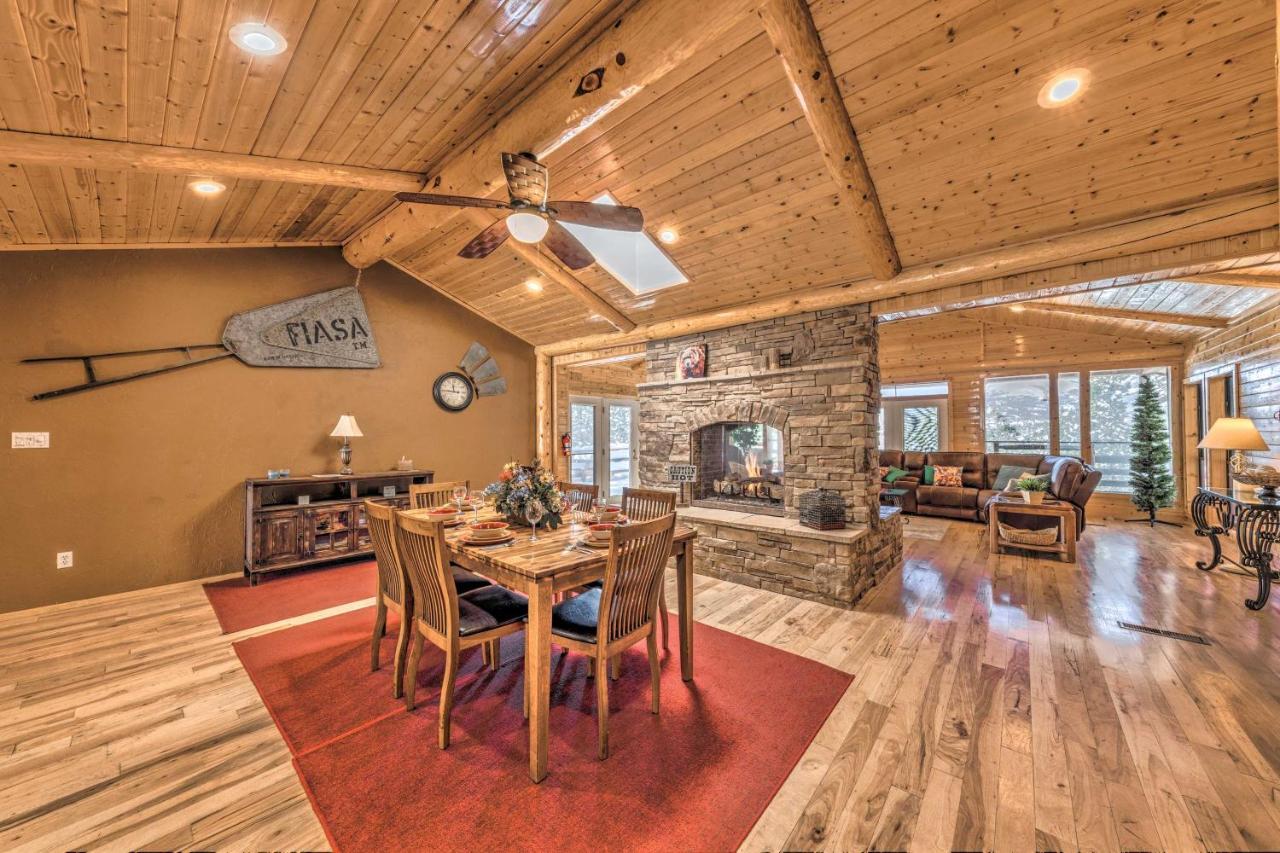 Spacious Ruidoso Home With Hot Tub And Fireplaces Exteriör bild
