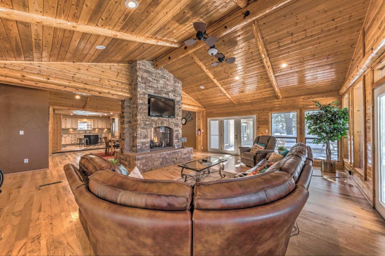Spacious Ruidoso Home With Hot Tub And Fireplaces Exteriör bild