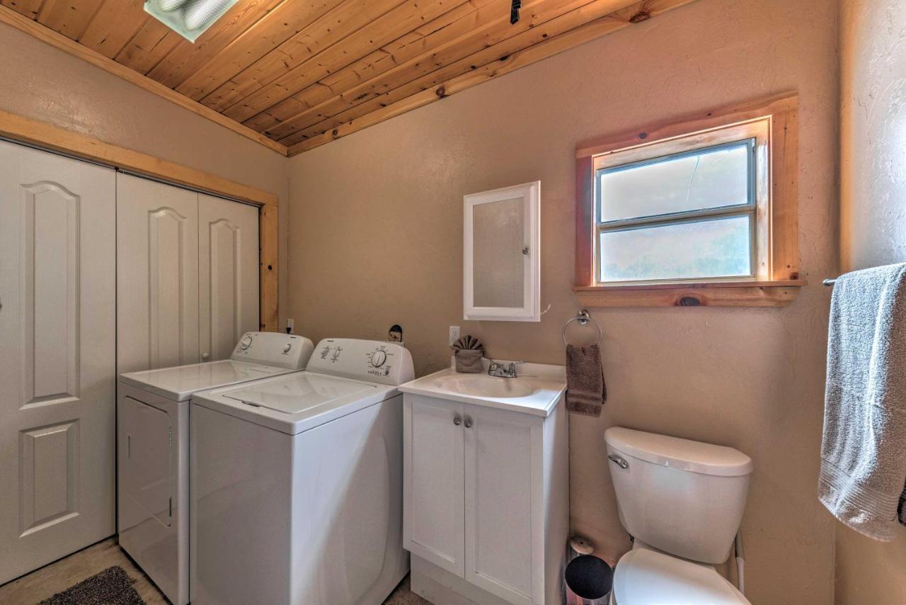 Spacious Ruidoso Home With Hot Tub And Fireplaces Exteriör bild