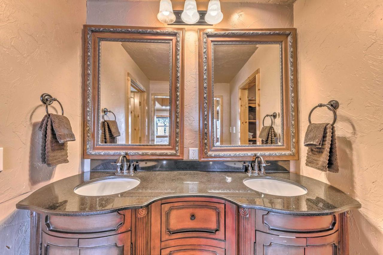 Spacious Ruidoso Home With Hot Tub And Fireplaces Exteriör bild