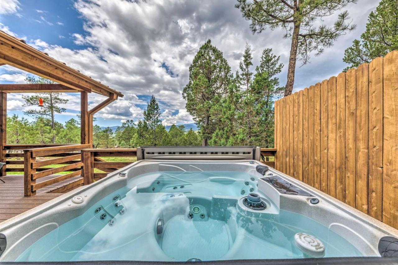 Spacious Ruidoso Home With Hot Tub And Fireplaces Exteriör bild