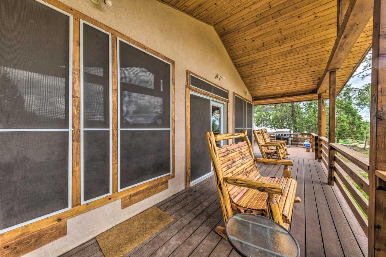 Spacious Ruidoso Home With Hot Tub And Fireplaces Exteriör bild